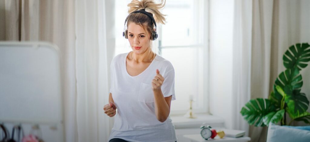 Um guia completo: Aprenda como praticar exercício físico em casa de maneira eficaz. Descubra rotinas variadas e dicas essenciais para manter a forma e a saúde sem sair de casa!