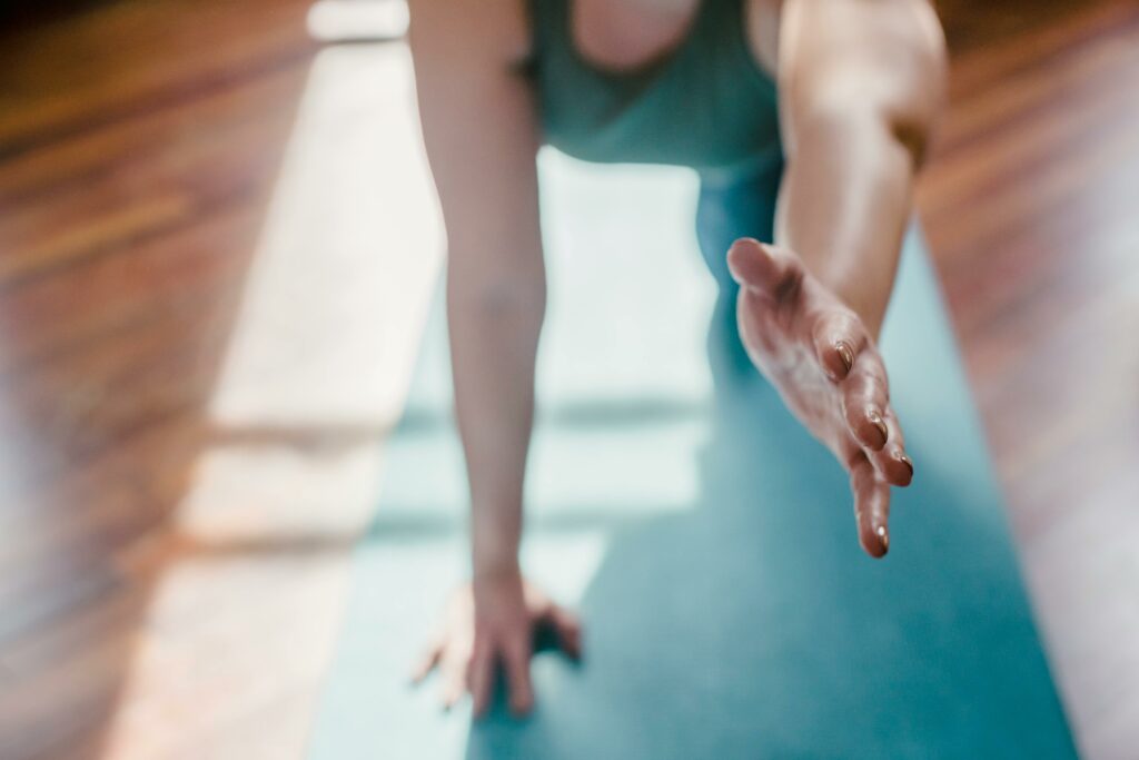 Treino de braço em casa sem equipamento: 10 melhores exercícios