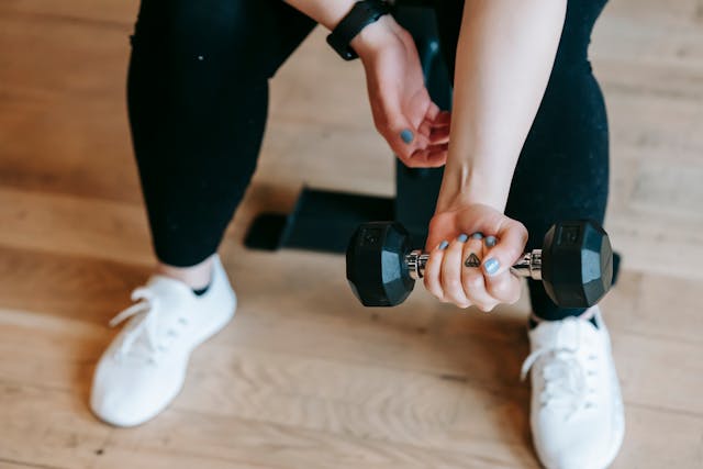 Treino de costas com halteres: 10 opções de exercícios